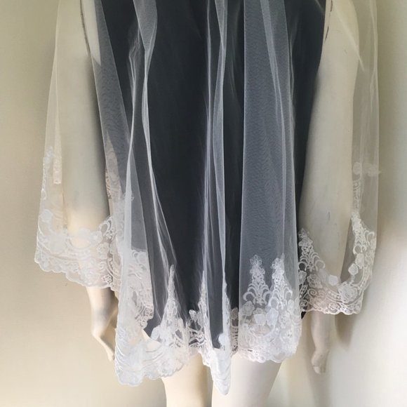 VTG Tulle with Applique Floral Lace 2-tier Wedding Veil White - Picture 12 of 15